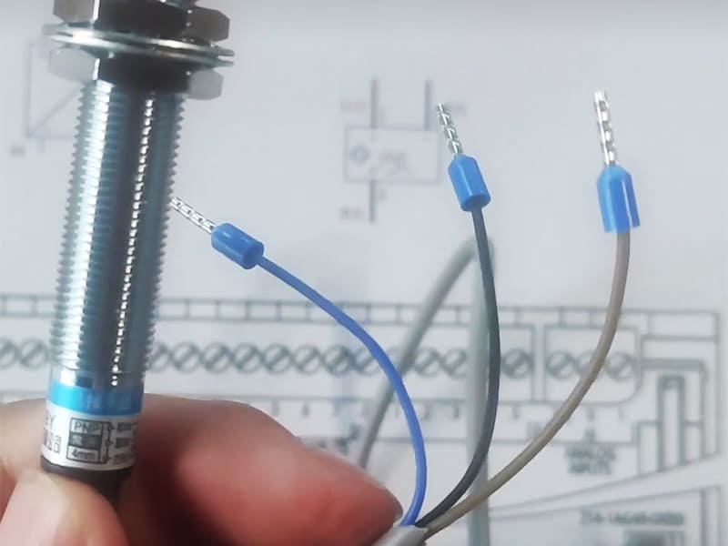 How to wire NPN and PNP DC 3-wire proximity sensors